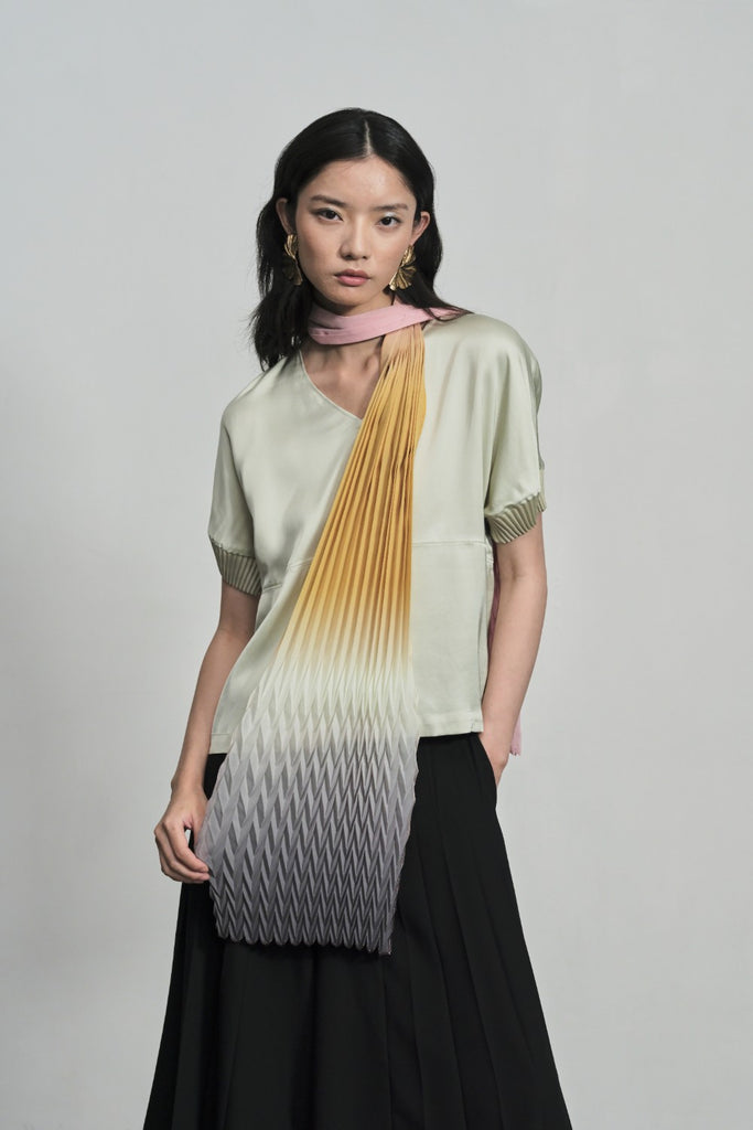 BEA GRADIENT SCARF